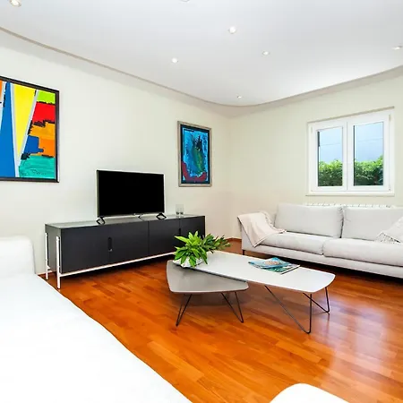7 Bedroom Amazing In *