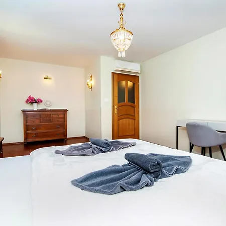 Holiday home 7 Bedroom Amazing In