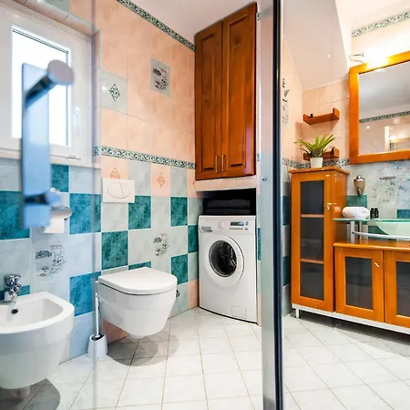 7 Bedroom Amazing In Holiday home *